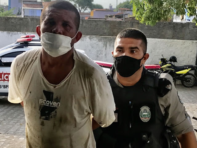 O acusado foi apresentado ao delegado para serem adotadas as medidas que manda a Lei (Foto: Blog do Angelo Lima)