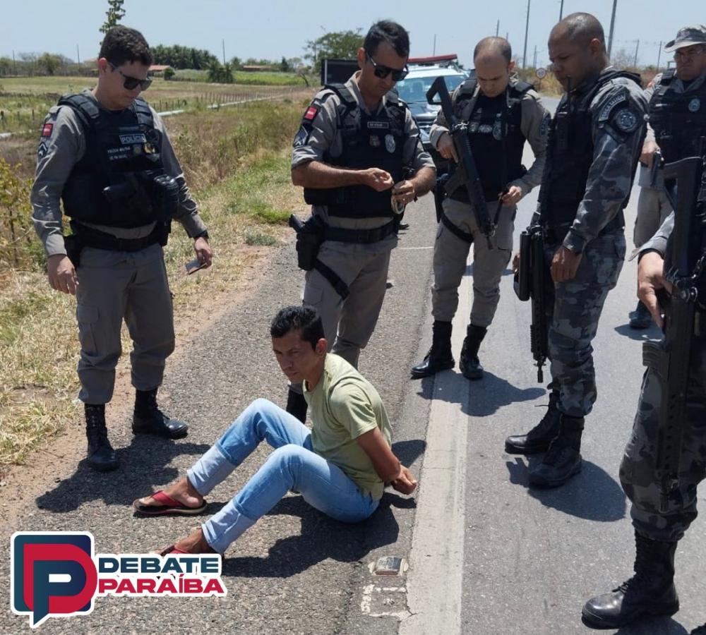 Carro com restrição de roubo/furto em Campina Grande é recuperado em ação da Polícia Militar no município de Sousa