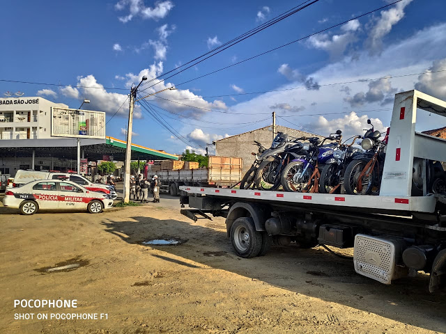 O término da operação teve como resultado a remoção de 11 motocicletas, em sua grande maioria com escapes em descarga livre (Foto: Divulgação PMPB)
