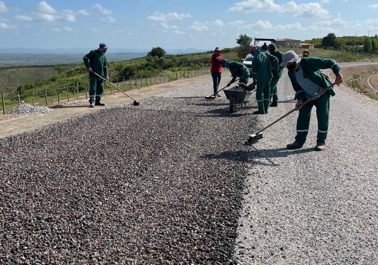 Com investindo do Governo do Estado de aproximadamente R$ 34 milhões, a rodovia PB-382, tem uma extensão de 23,66 km, e contempla de forma direta uma população de mais de 22 mil habitantes. (Foto: Reprodução).