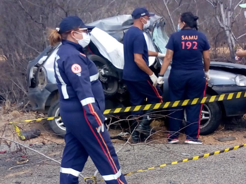 No impacto da batida, o delegado e a moto foram arremessados para dentro do veículo. Ele não resistiu e morreu no local antes mesmo da chegada dos primeiros socorros (Foto: Reprodução Redes Sociais)