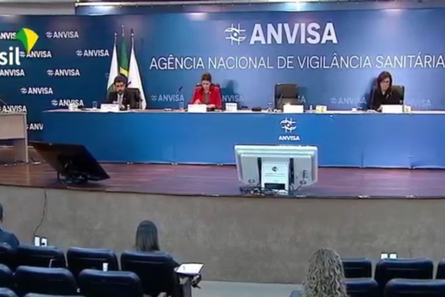 Diretoria da Anvisa aprovou o uso emergencial de duas vacinas neste domingo (Foto: Reprodução).