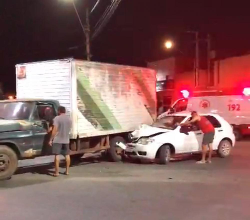 Uma guarnição do policiamento de trânsito também foi acionada e adotou os procedimentos necessários a ocorrência (Foto: Reprodução)