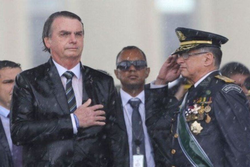 Bolsonaro enalteceu as Forças Armadas e disse que delas depende a democracia ou a ditadura em um país. (Foto: Reprodução).