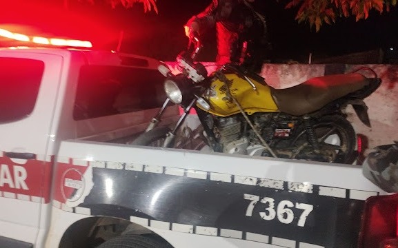 O veículo recuperado foi levado à delegacia de Polícia Civil, para ser devolvida ao verdadeiro proprietário (Foto: Reprodução)