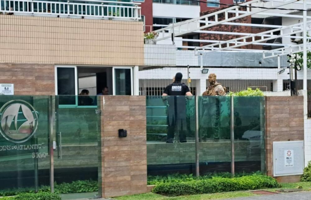 A força-tarefa cumpre 11 mandados de busca e apreensão expedidos pela 4ª Vara Criminal da Capital. (Foto: Reprodução).