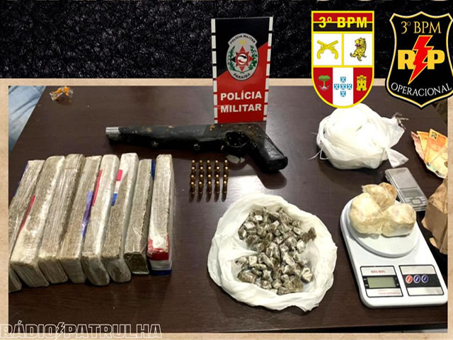 Os acusados e todo material apreendido foram encaminhados à Delegacia de Policia Civil para realização dos procedimentos necessários (Foto: Divulgação PMPB)