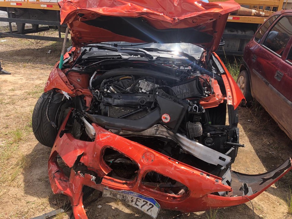 BMW envolvida no acidente que matou Dainha Batera tinha várias modificações para aumentar potência e era usada em rachas — Foto: Felícia Arbex/TV Cabo Branco
