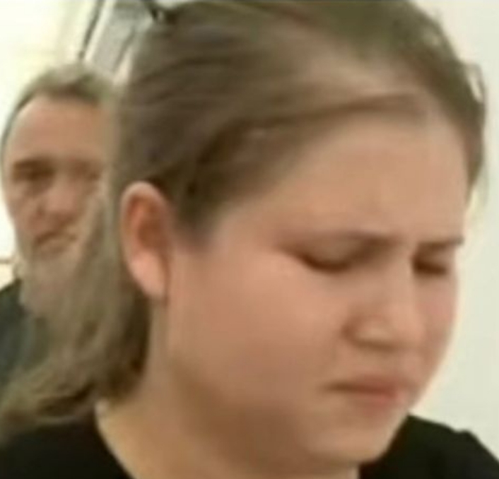 A jovem alegou para a Central de Polícia que teria sido acometida de um surto quando assassinou a própria filha. (Foto: Reprodução).