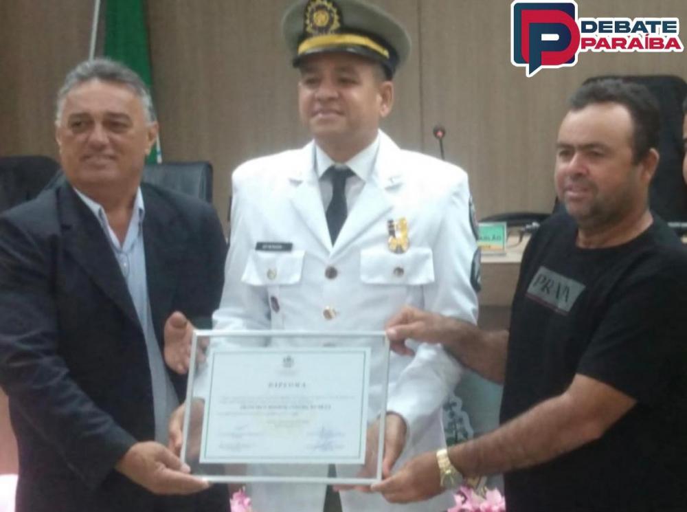 Sargento Wedson como é popularmente conhecido, é natural da cidade de Salvador-BA, desempenha suas funções no 2º Pelotão da 5ª CPTran. (Foto: Reprodução).