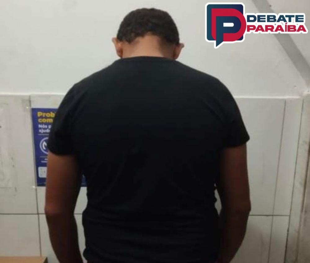 Diante da constatação, o indivíduo recebeu voz de prisão e foi levado à delegacia de Polícia Civil, para ser dado continuidade aos procedimentos que determinam a lei (Foto: Reprodução)