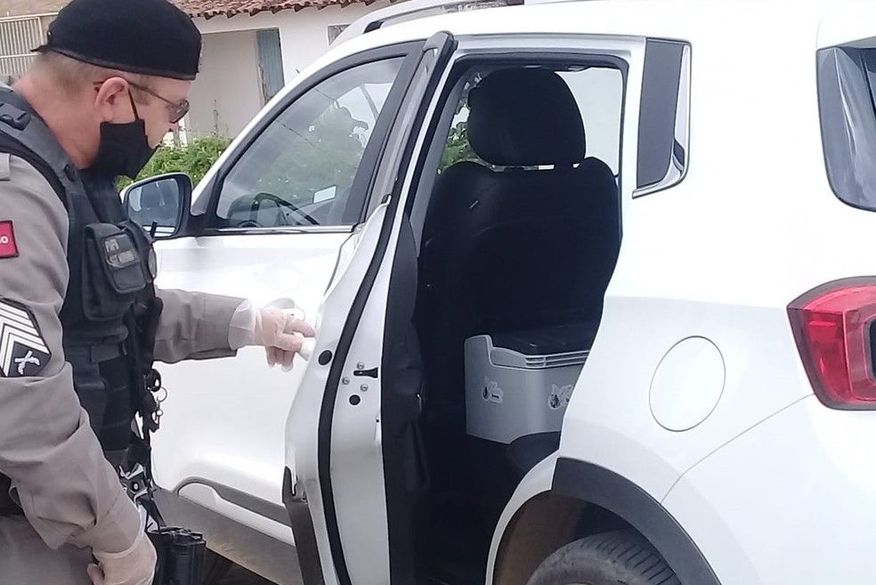 As 70 doses da vacina estavam dentro do veículo. (Foto: Reprodução)