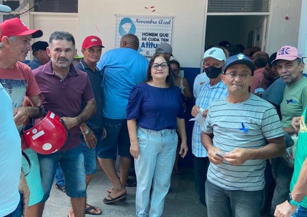 O médico Urologista, Dr. Edglê Pedro, esteve à frente desses atendimentos. (Foto: Divulgação).