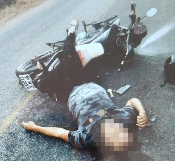 O local foi isolado para ser feita a perícia, sendo posteriormente o corpo encaminhado ao IML de Cajazeiras, para ser feita a necropsia (Foto: Reprodução)