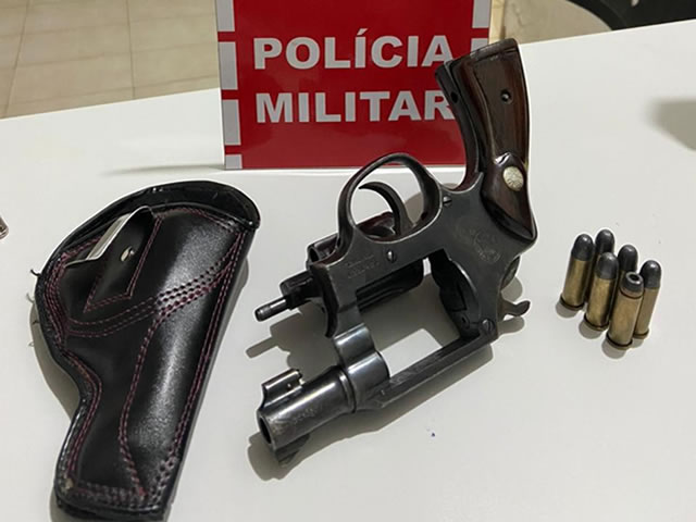 O infrator da Lei recebeu voz de prisão e foi conduzido à Delegacia Distrital de Sousa (Foto: Divulgação PMPB)