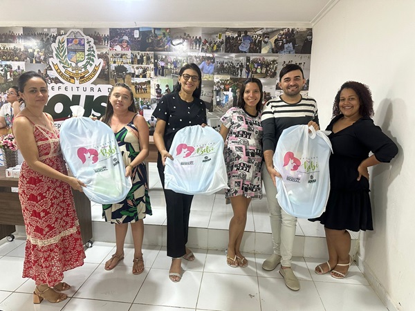 Prefeitura de Sousa entrega kits de enxovais a gestantes. (Foto: Reprodução).