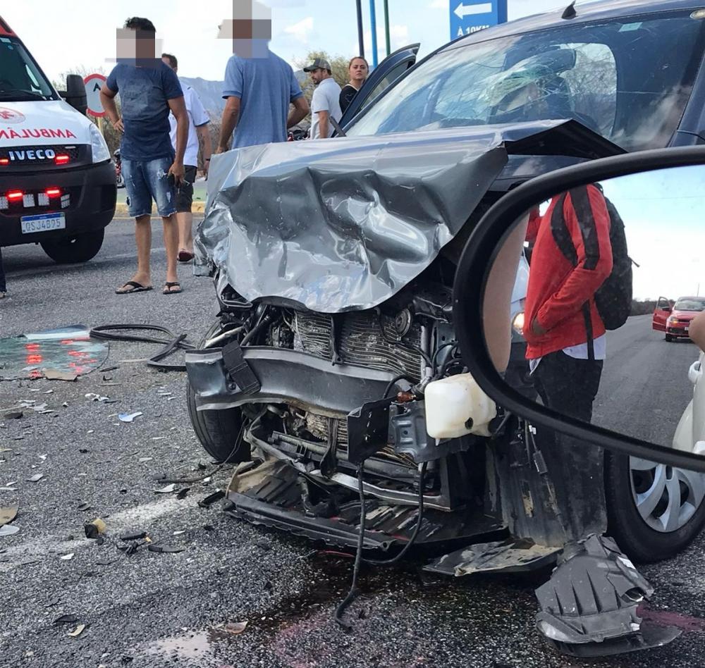 Uma guarnição do Policiamento de Trânsito foi acionada e adotou os procedimentos necessários (Foto: Reprodução)