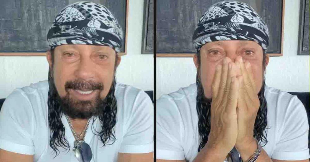 O cantor baiano, que inicia nesta sexta-feira (12/02) sua agenda de lives, fez um post sobre o assunto em seu Instagram e não conseguiu conter as lágrimas. (Foto: Reprodução).