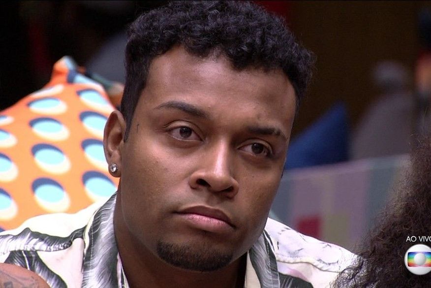 O comediante Nego Di, 26, foi o eliminado do Big Brother Brasil 21 (Globo), nesta terça-feira (16), com 98,76% dos votos. (Foto: Reprodução).