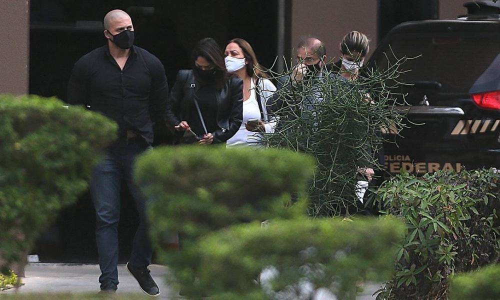 Silveira seguiu com policiais a caminho da Superintendência da Polícia Federal. (Foto: Reprodução).
