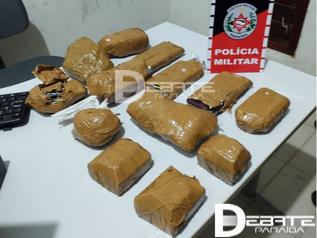 Os entorpecentes apreendidos foram levados à Delegacia Distrital de Sousa, para serem adotados os procedimentos necessários a ocorrência (Foto: Debate Paraiba)