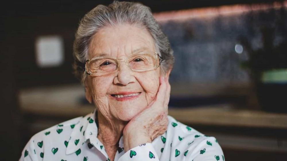 Palmirinha se junta a outros famosos que já receberam a imunização. (Foto: Reprodução).