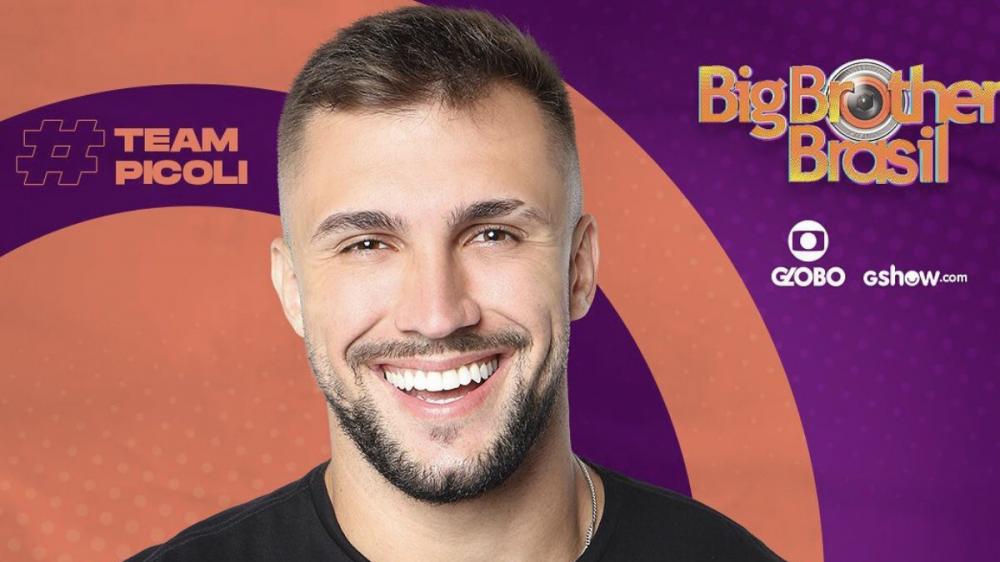 Tiago Leifert ironizou o tamanho do pênis de Arthur Picoli no “BBB 21” (Foto: Reprodução / TV Globo).
