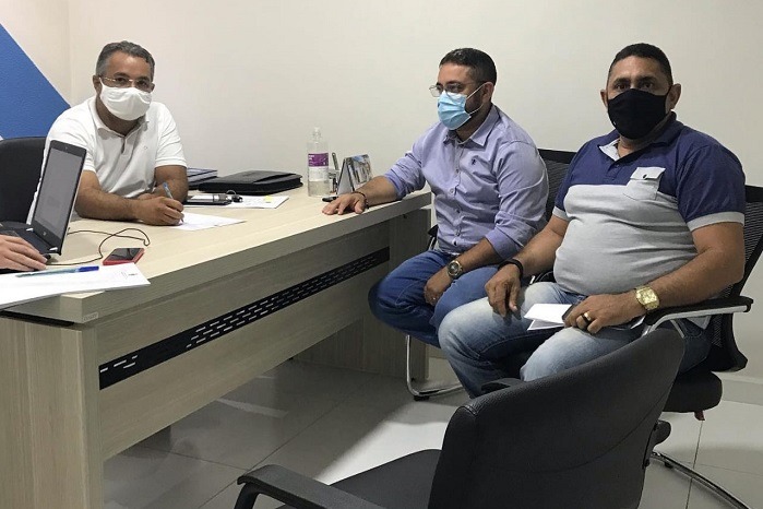 A reunião entre os gestores ocorreu na manhã desta sexta-feira (26), na prefeitura de São Francisco (Foto: Reprodução)