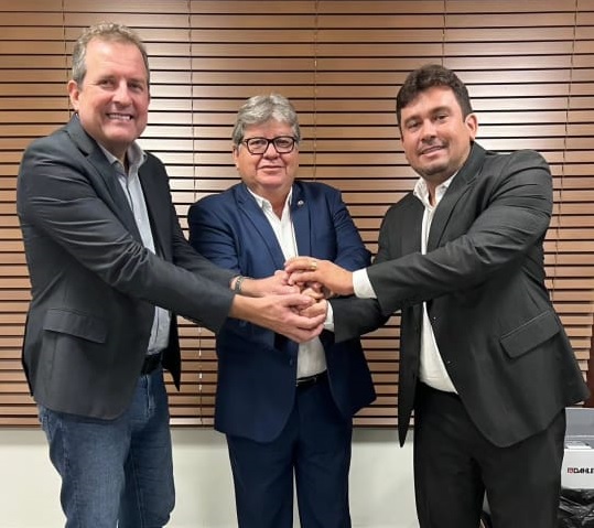 Após reunião com o governador João Azevêdo, Fábio Tyrone define Dr. Hélder Carvalho, pré-candidato a prefeito de Sousa