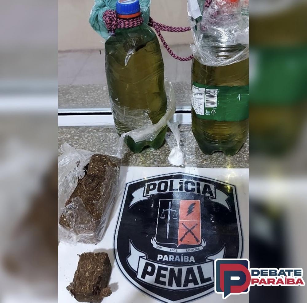 Os entorpecentes apreendidos foram apresentados à direção da unidade prisional (Foto: Reprodução)