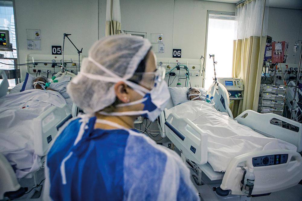 Pacientes com covid-19 que precisam de UTI estão sem leitos específicos. (Foto: Reprodução).