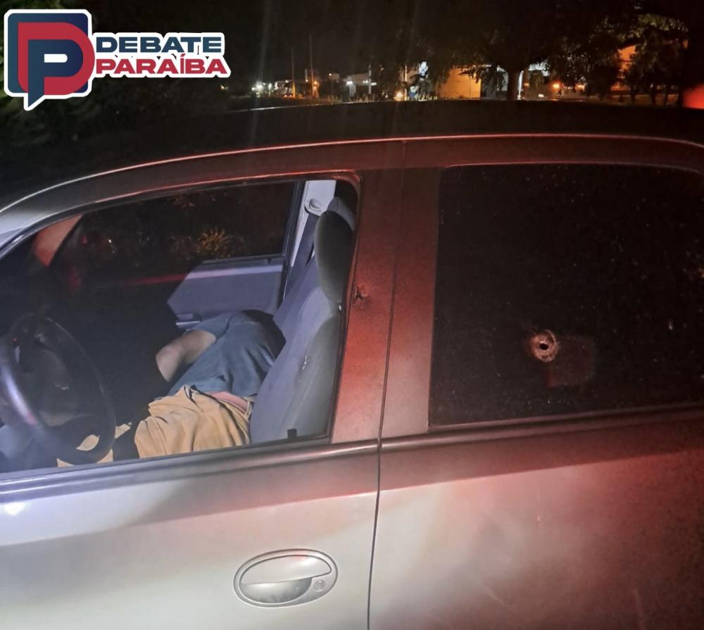 Guarnições da Polícia Militar foram acionadas e isolaram o local até a chegada dos peritos da Polícia Civil (Foto: Reprodução)