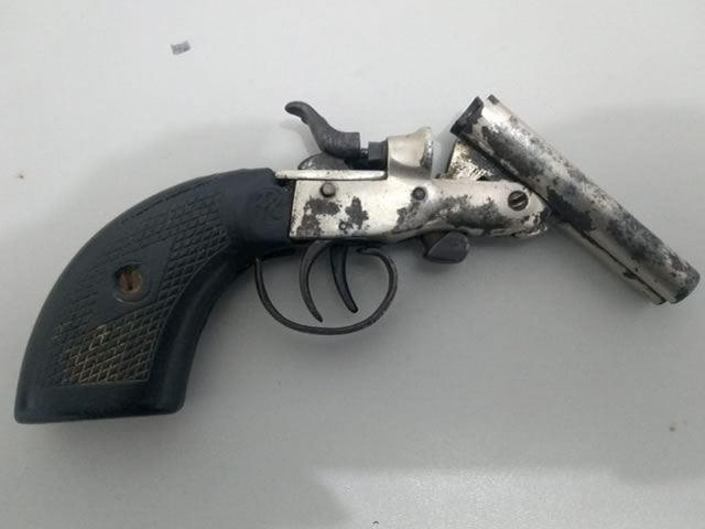 O acusado e o material apreendido foram encaminhados à Delegacia de Policia Civil para realização dos procedimentos necessários (Foto: Divulgação PMPB)