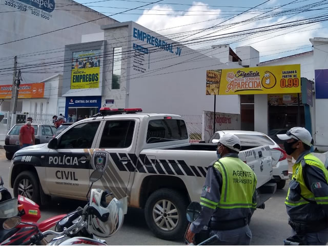 Câmeras de segurança registraram toda a ação e irá ajudar a polícia na identificação do maníaco (Foto: Reprodução)