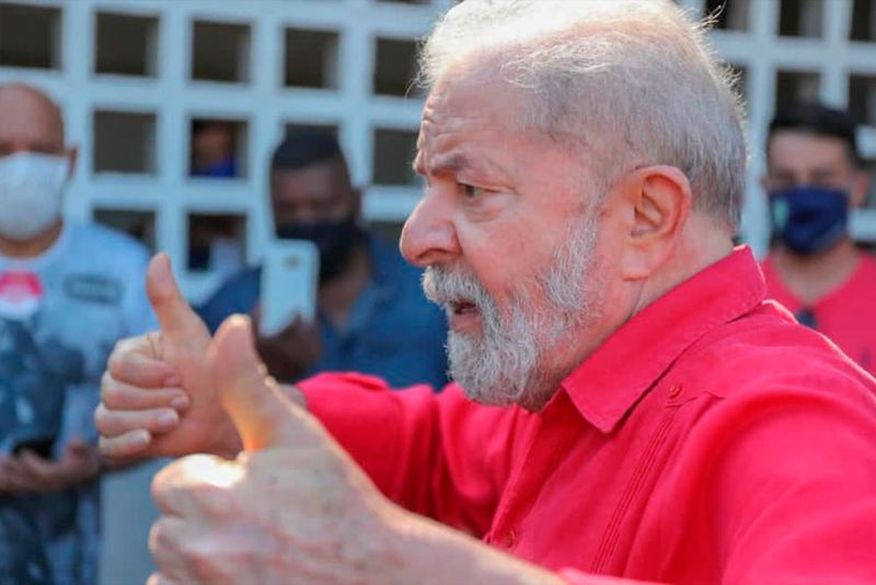 Lula foi condenado em duas ações penais, por corrupção e lavagem, do tríplex de Guarujá (SP) e do sítio de Atibaia. (Foto: Reprodução).