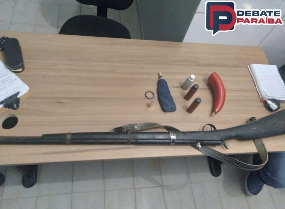 O material apreendido foi apresentado na delegacia de Polícia Civil (Foto: Reprodução)