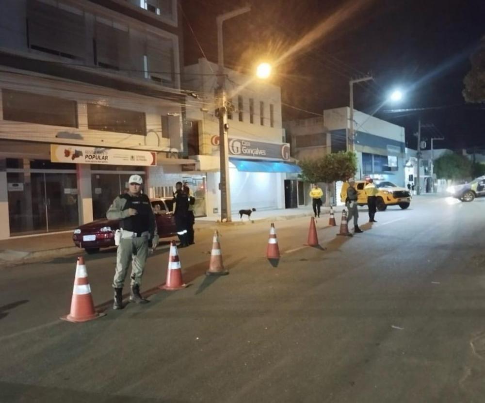 Durante as fiscalizações, foram 21 veículos verificados, realizadas 4 AIT's diversos, uma notificação e uma remoção de veículo por estar em situação irregular (Foto: Reprodução)