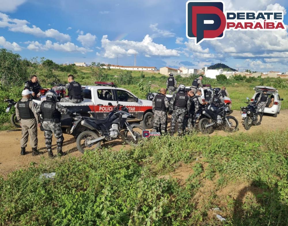 Os acusados foram presos em flagrante e encaminhados à Central de Polícia Civil com todo o material apreendido (Foto: Reprodução)