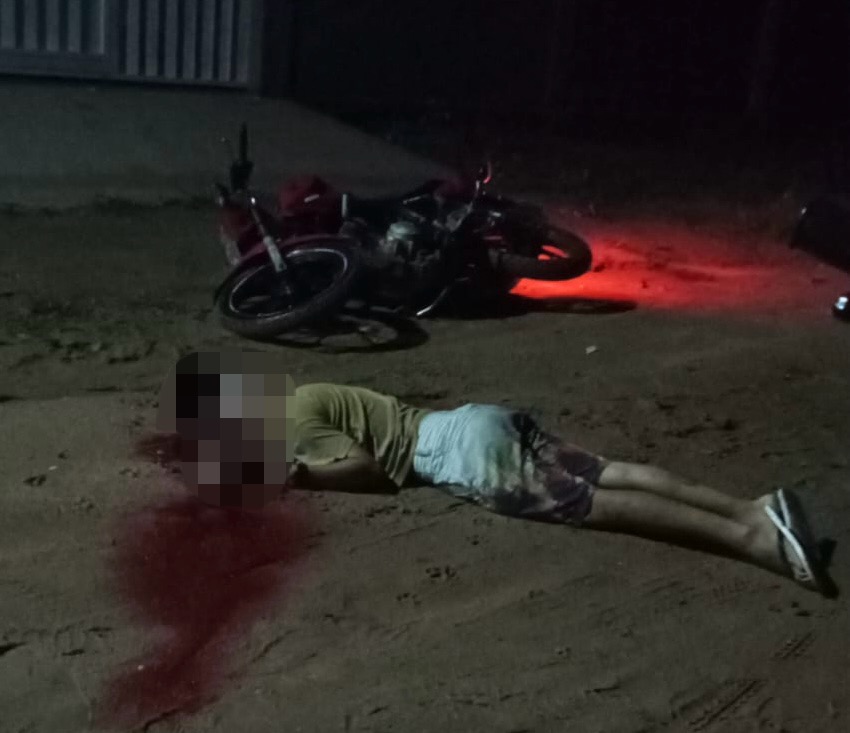 A área foi isolada até a chegada dos peritos da Polícia Civil (Foto: Reprodução)