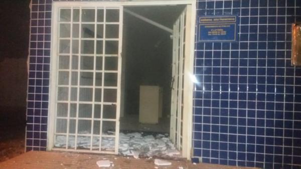 O bando chegou a espalhar grampos pela rodovia para evitar a perseguição policial. (Foto: Reprodução).