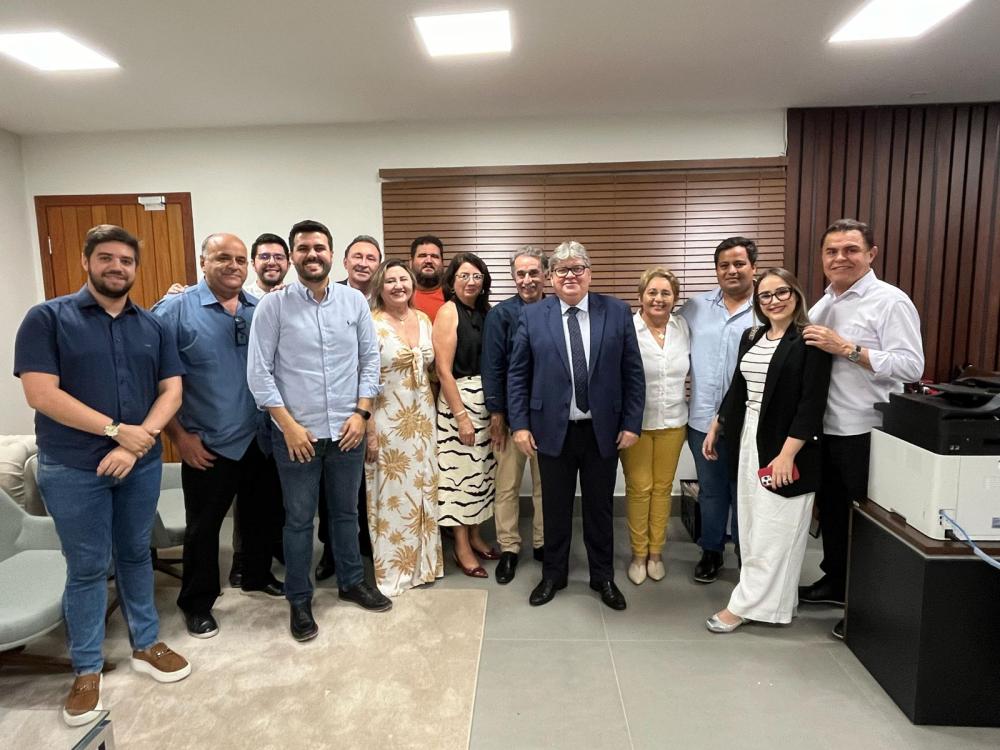  João Azevêdo afirmou que a união de forças será fundamental para o crescimento do município. (Foto: Divulgação).