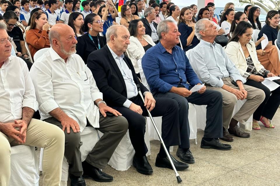 A escola SESI de Referência de Caruaru recebeu investimentos de mais de R$ 17 milhões. (Foto: Reprodução).