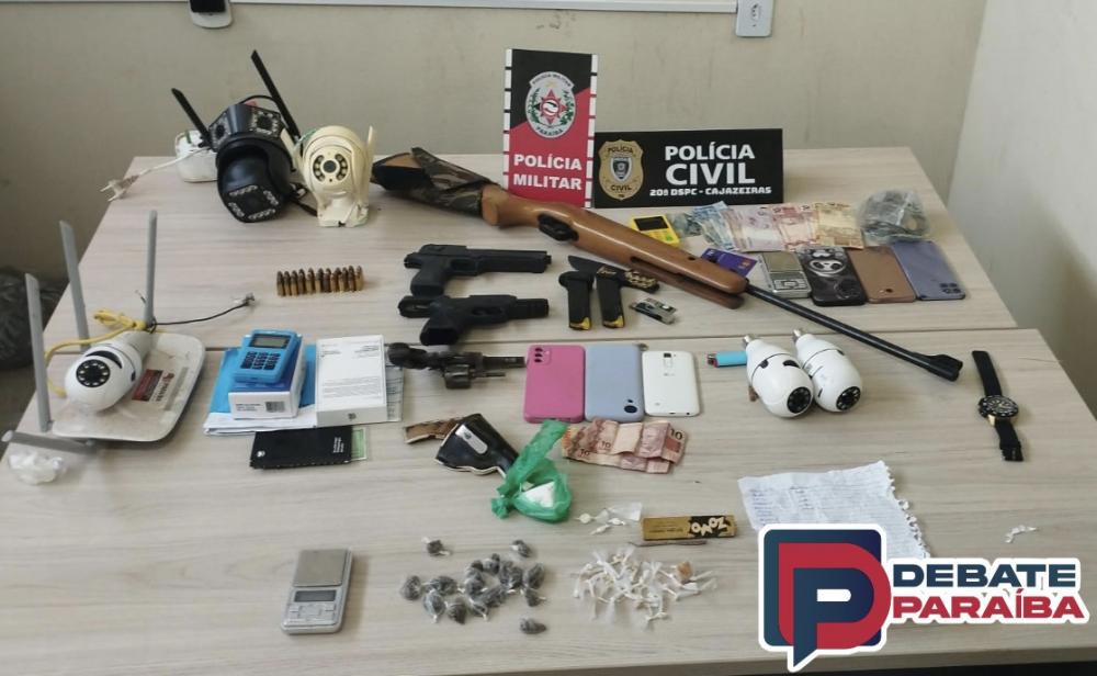 Todo o material apreendido e os indivíduos foram levados à delegacia de Polícia Civil (Foto: Reprodução)