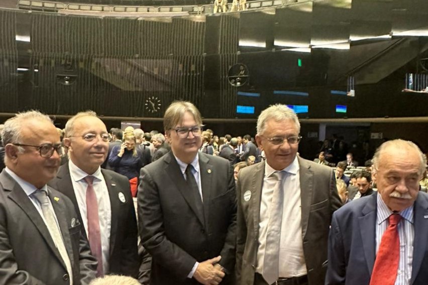 A solenidade foi prestigiada ainda por senadores e deputados, representantes das federações estaduais e associações setoriais da indústria. (Foto: Reprodução).