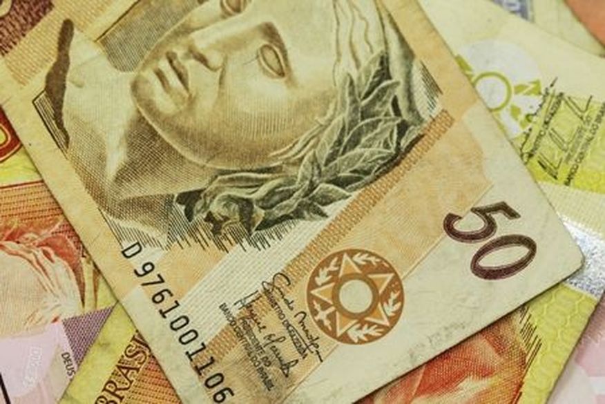 Até o início da noite, os deputados ainda faziam a análise dos destaques, que são trechos que podem ser retirados do texto. Depois da finalização, a PEC vai para promulgação. (Foto: Reprodução).