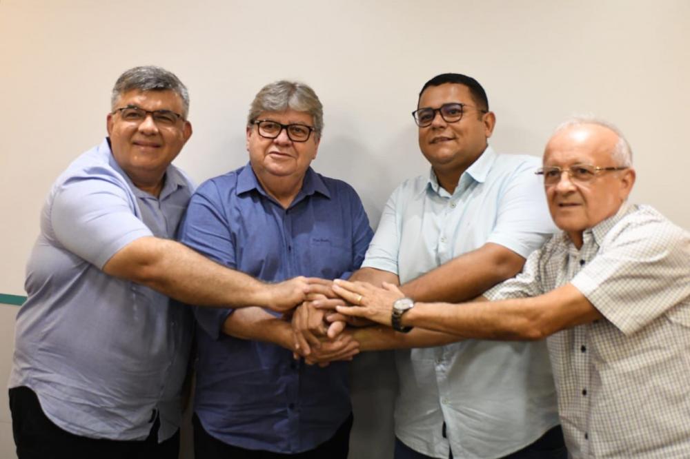 Wilton Alencar, celebrou o apoio de João Azevêdo a sua pré-candidatura. (Foto: Reprodução).