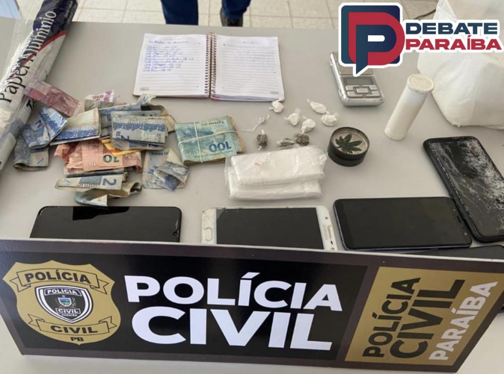 Os suspeitos foram conduzidos à delegacia com todo o material apreendido, para serem realizados os procedimentos que determinam a lei (Foto: Reprodução)