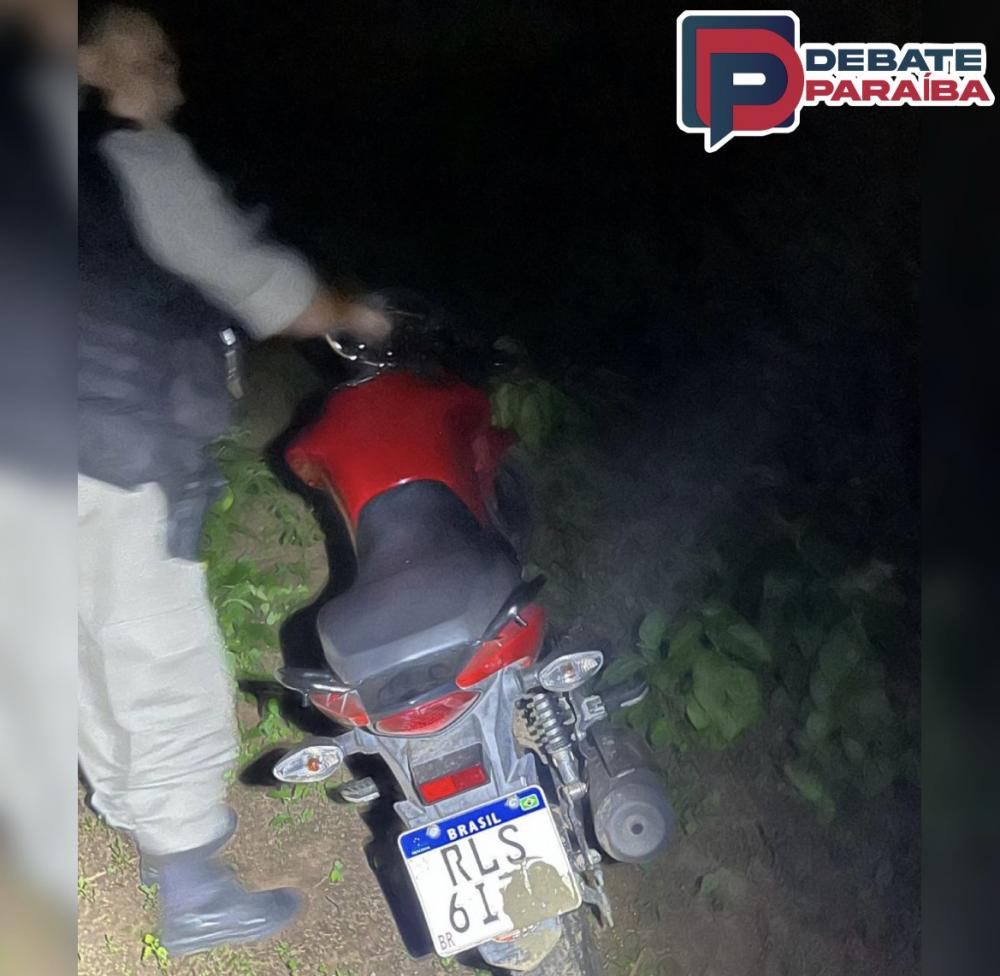 A moto foi levada à delegacia de Polícia Civil e após a realização dos procedimentos necessários, o veículo foi devolvido a verdadeira proprietária (Foto: Reprodução)