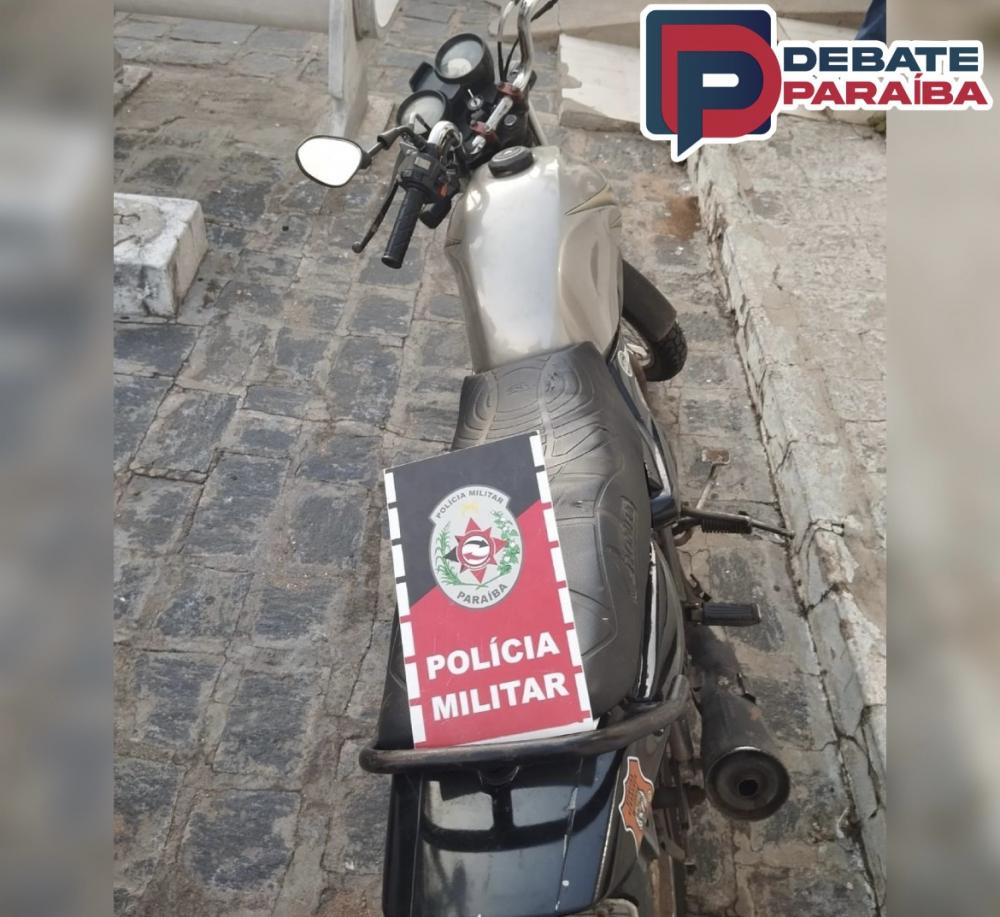 Diante da constatação, a motocicleta foi rebocada à delegacia de Polícia Civil (Foto: Reprodução)