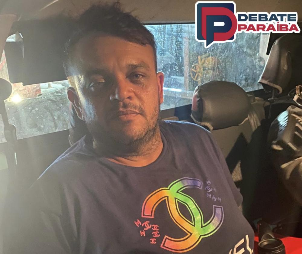 O acusado recebeu voz de prisão e foi conduzido à delegacia de Polícia Civil com o material apreendido (Foto: Reprodução)